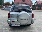 Toyota RAV4 2.0 D-4D 4x4 - 5