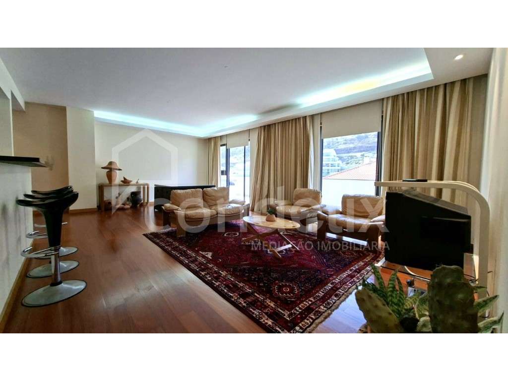 Penthouse T2 no Centro de Machico - Grande imagem: 2/23