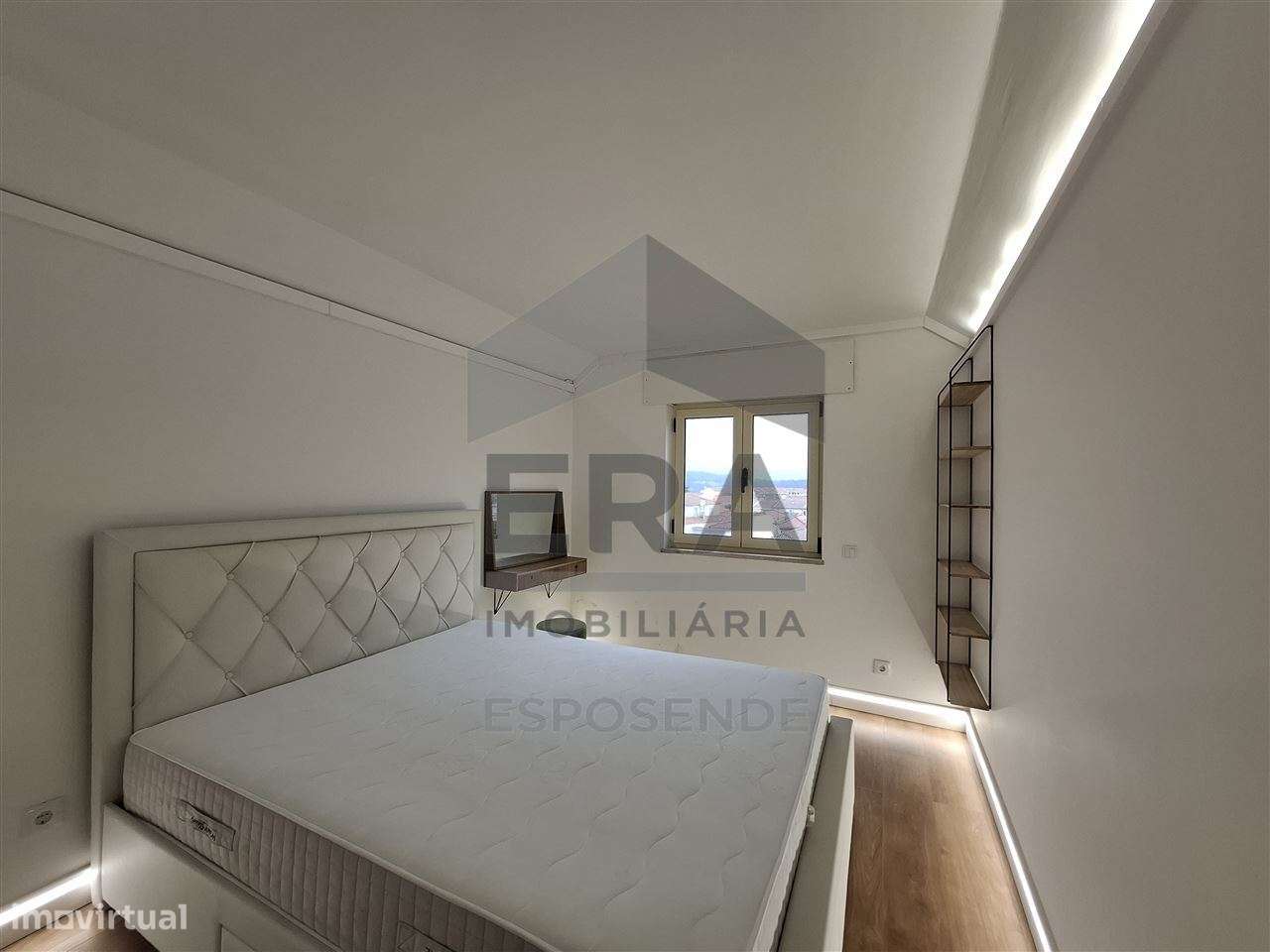 T2 remodelado com vista rio Caminha-11