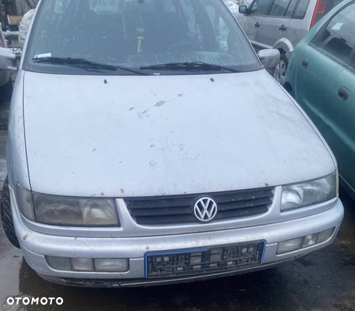 Vw Passat B4 Kombi Maska pokrywa silnika - 1