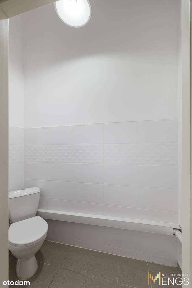 Lokal usługowy z witryną widoczną z al. KEN-7