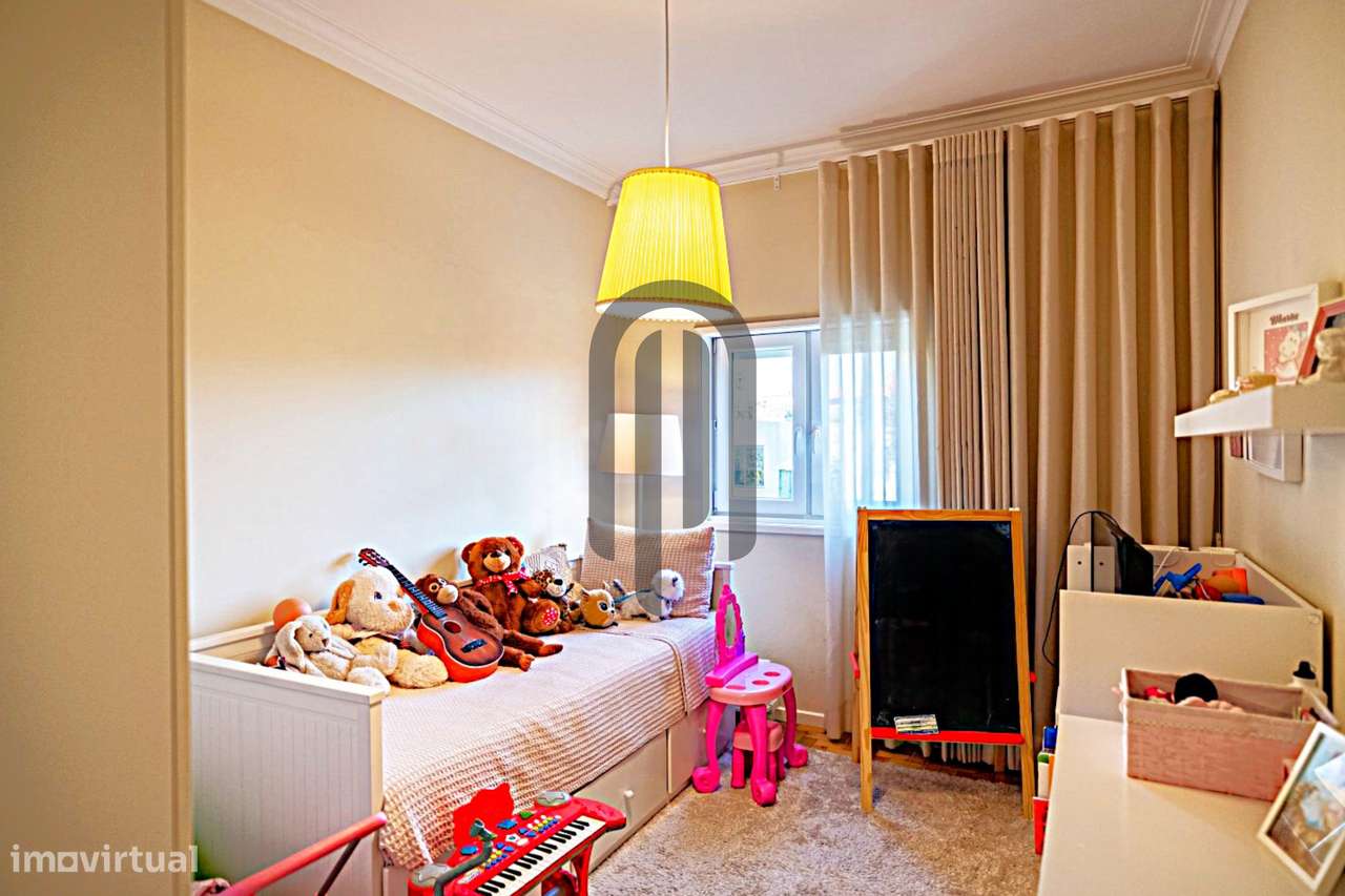 Moradia Bifamiliar com terreno com 1.500m2 em Esmeriz, Famalicão-8