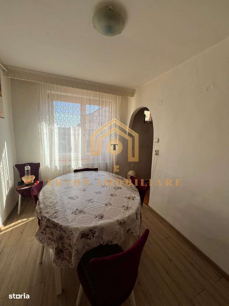 Apartament de vânzare cu 3 camere, 2 băi, 78 mp, în Sebeș-5