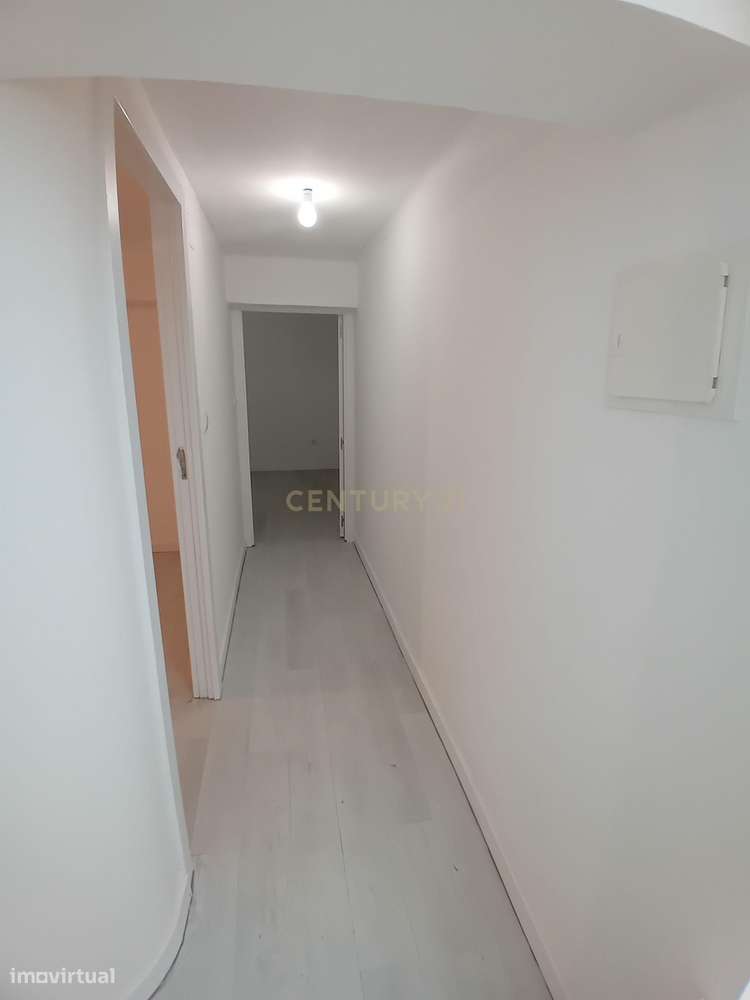 Loja remodelada no Laranjeiro - Grande imagem: 5/11