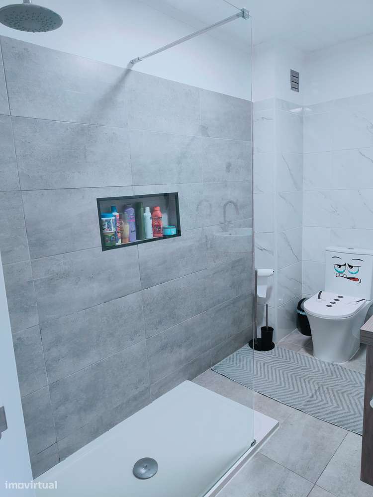 T3 com 2 casas de banho e boas acessibilidades-7