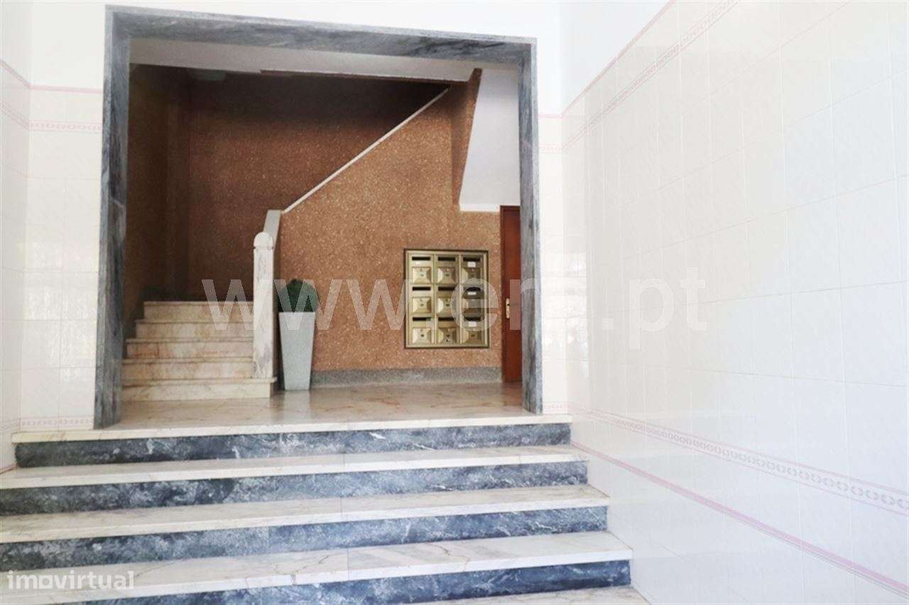 Apartamento T2; Cruz de Pau-14