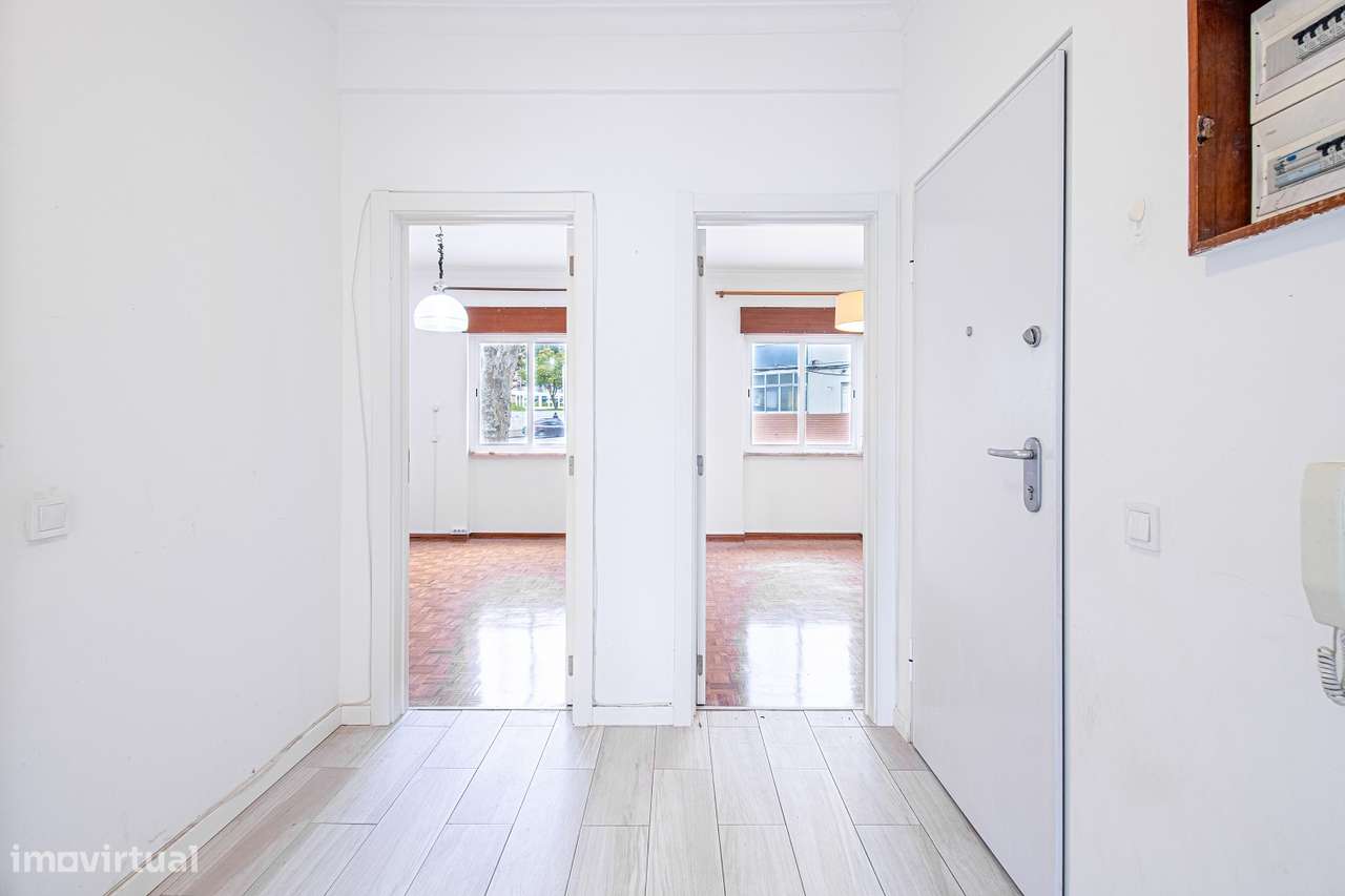 Apartamento T2 com garagem na Amora - Grande imagem: 5/19