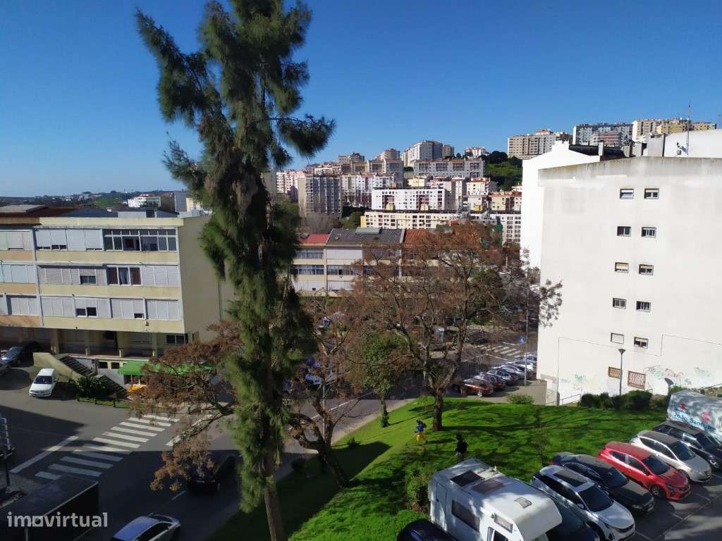 T2 remodelado e semiequipado em Queluz-18