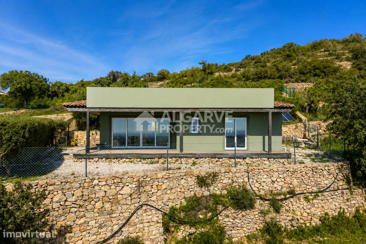 Moradia com Vistas Panorâmicas e Terreno em Estoi-31