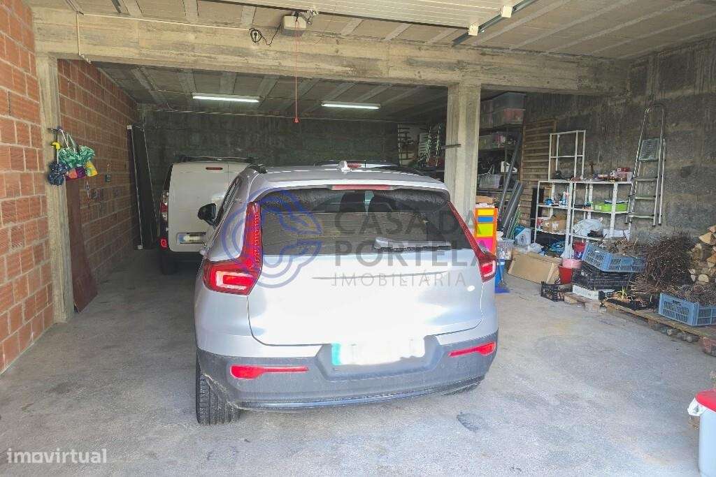 Moradia T3 Geminada em Selho São Lourenço Guimarães - Grande imagem: 4/51