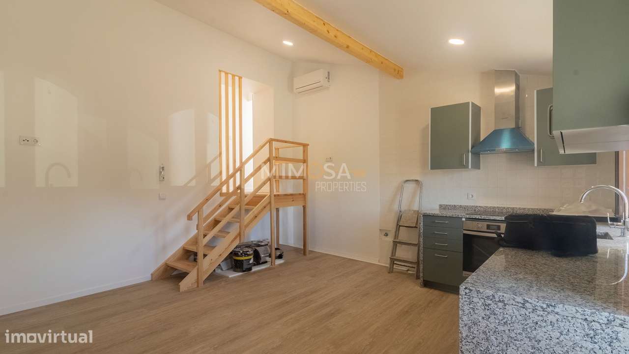Moradia T2 integralmente remodelada em 2025 no centro de Aljezur - Grande imagem: 5/16