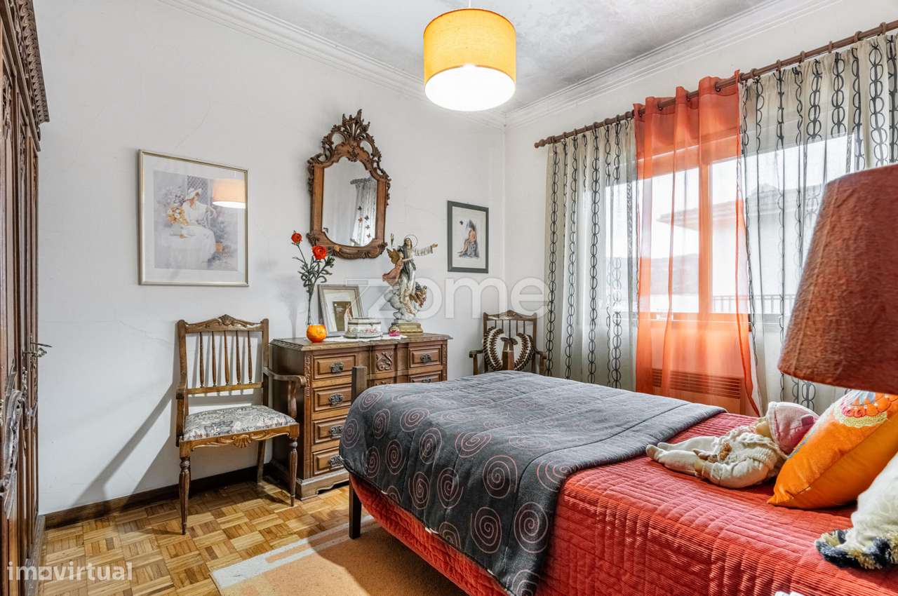 Moradia T4 com Suíte em Nogueira-11