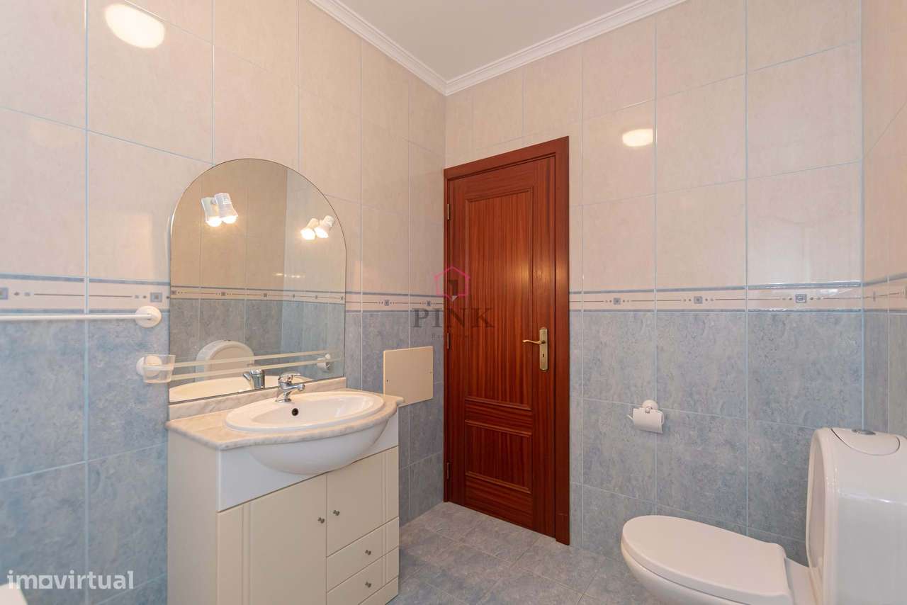 Calheta | Moradia T3 com Vista Mar e Terreno Extra-23