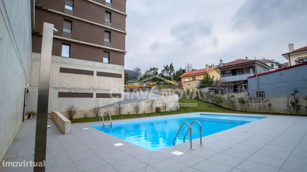 T2 c/ Garagem e Piscina em Oliveira do Douro-23