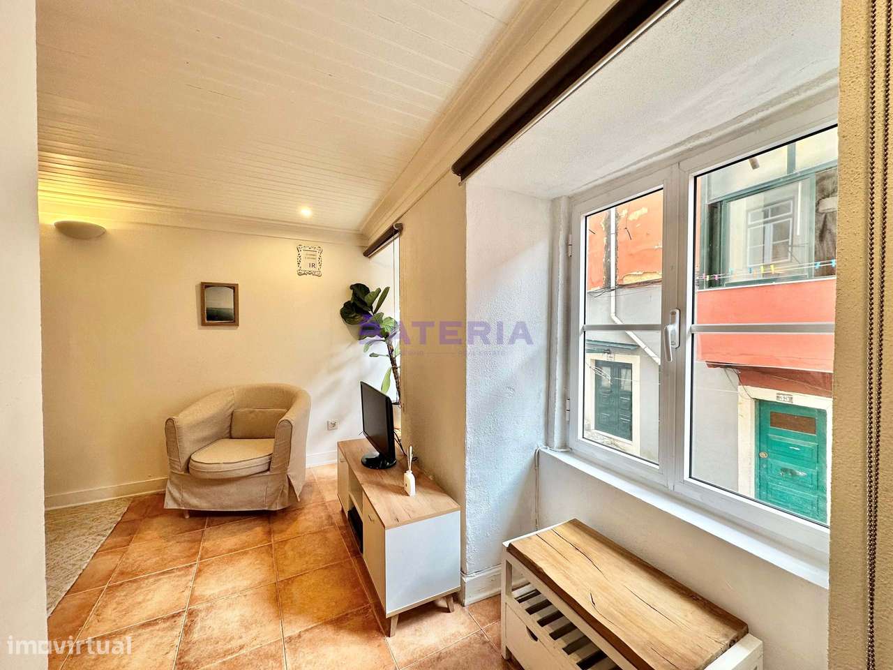 T1 equipado e mobilado perto do Chiado - Grande imagem: 2/24