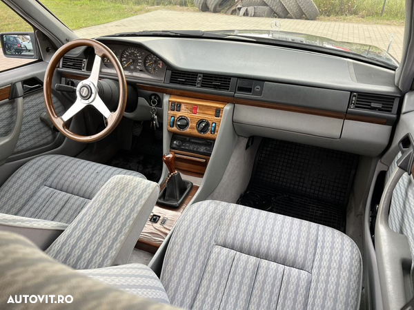 Mercedes-Benz W124 - 6