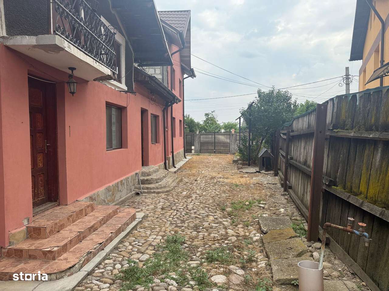 Vanzare 2 corpuri casa, 5 camere, Teis, Sotanga, Dambovita - Imagine principală: 3/20