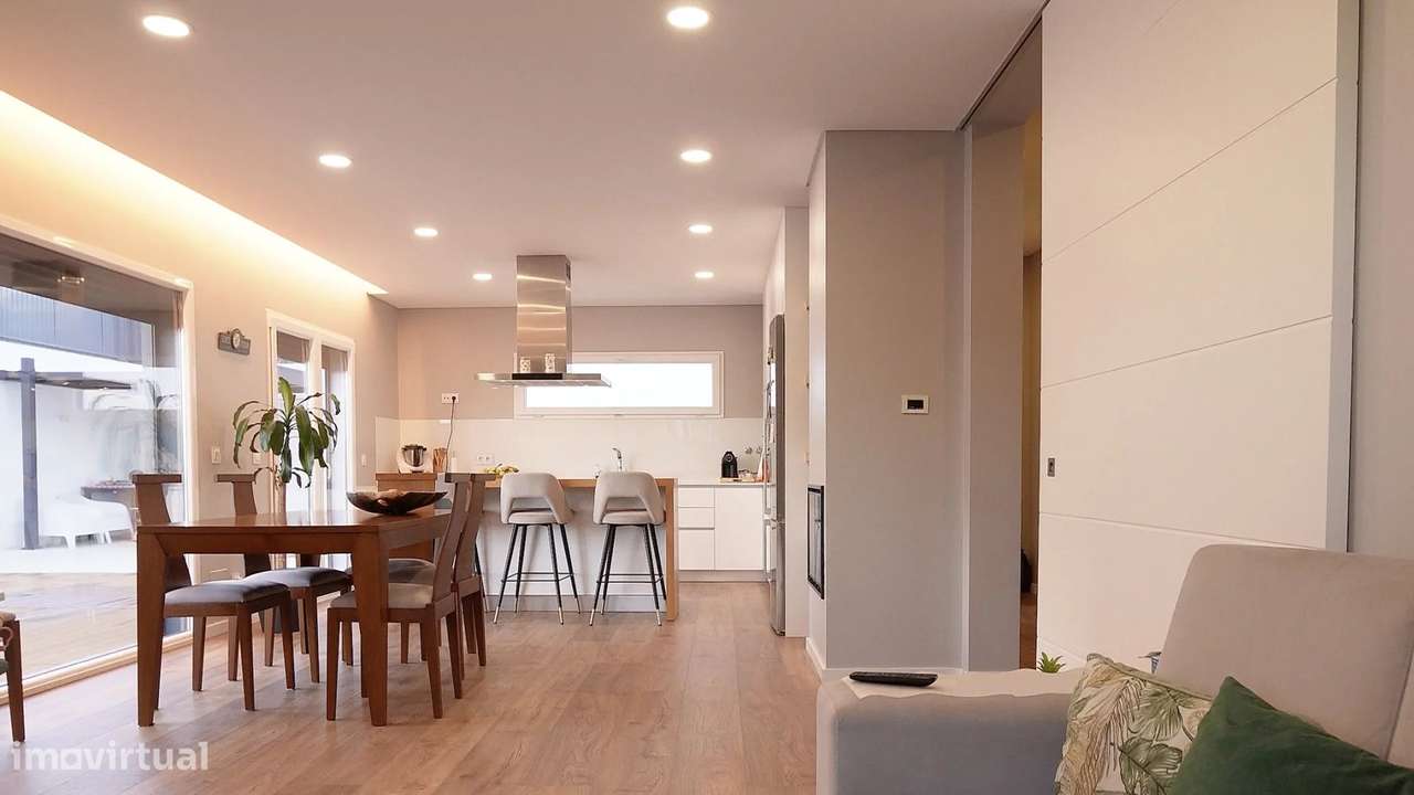 Excelente Moradia V4 Nova com Piscina - Grande imagem: 5/28