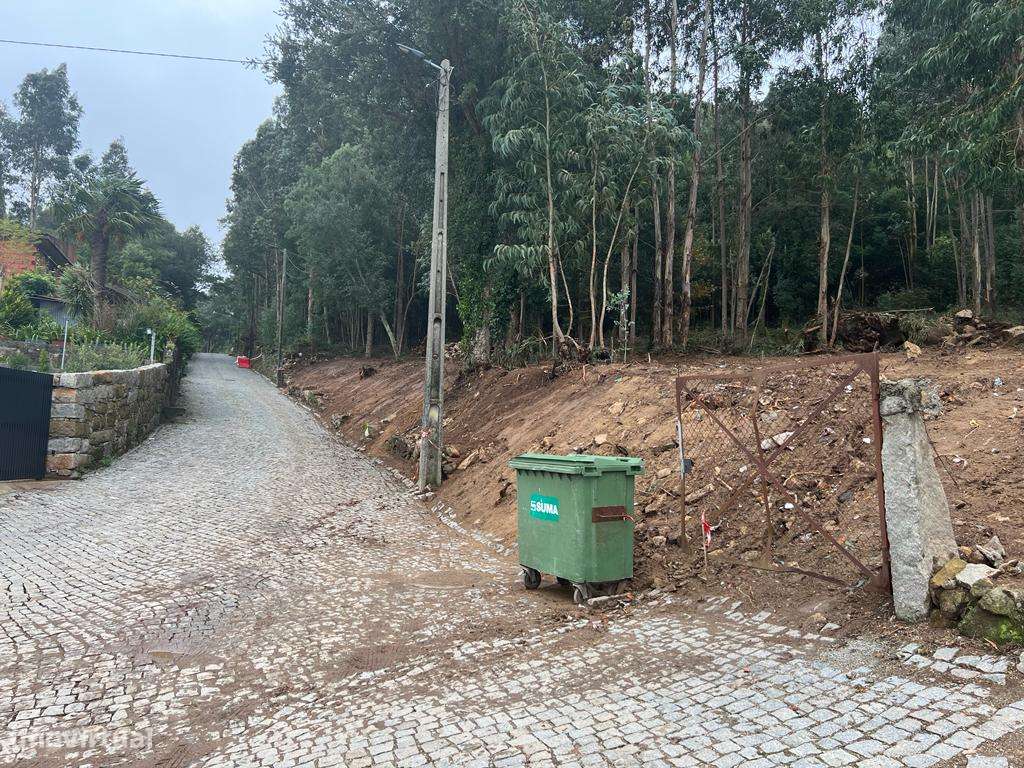 VENDE-SE TERRENO com PIP aprovado para 5 MORADIAS-7