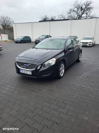 Volvo S60 2.0T Powershift Momentum - 1