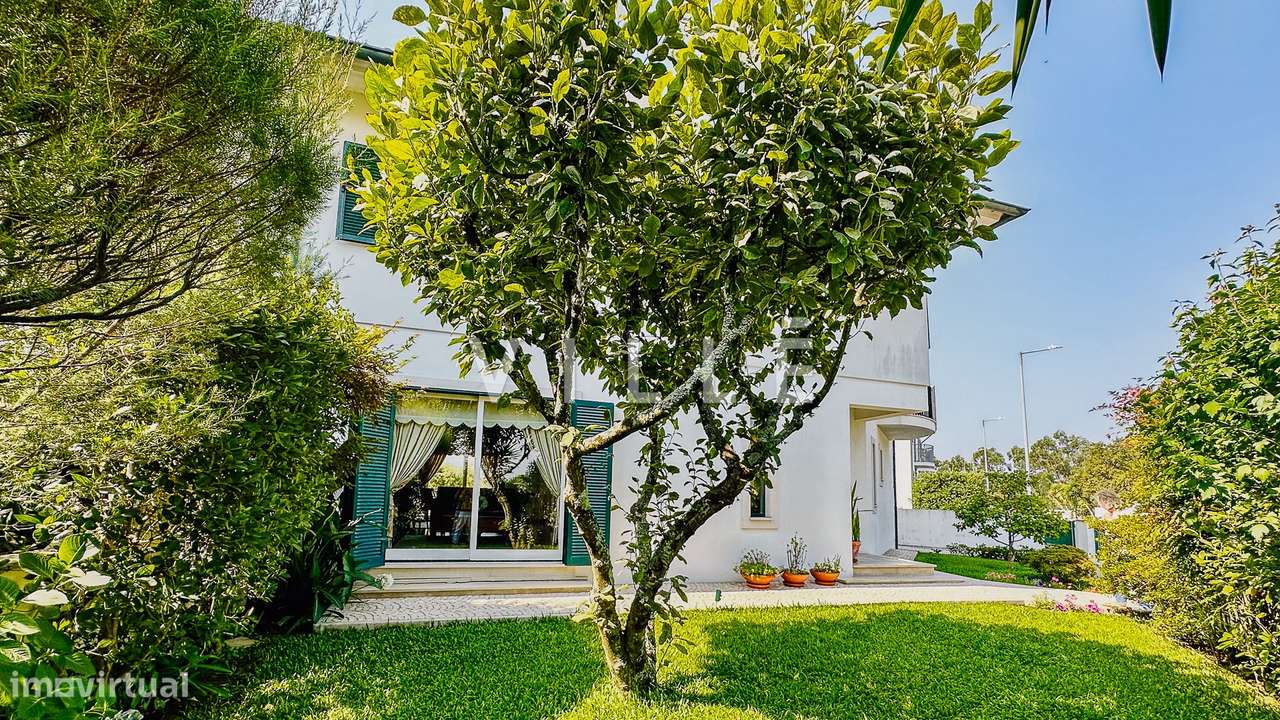 Moradia T4 com jardim - Grande imagem: 3/46