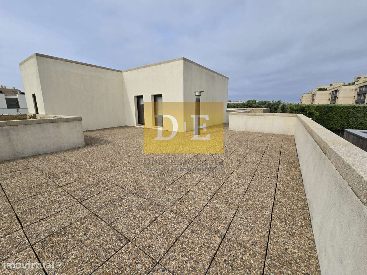 Moradia de 4 Frentes em Zona Nobre de Leca da Palmeira-10