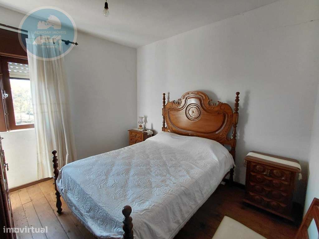 Casa Geminada T3 com Terreno Outerinho, Cabeceiras de Basto-23