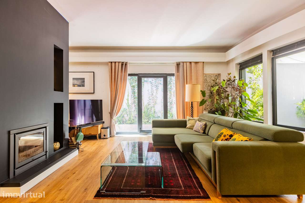 Moradia Isolada - Centro de Ponta Delgada - Grande imagem: 2/46