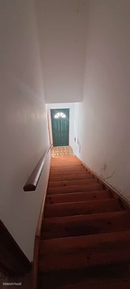 Moradia V5 com logradouro e 10 boxes para cavalos-22