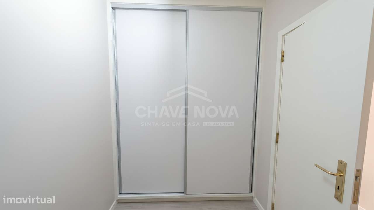 T1+1 Renovado c/ Terraço (70m2) e Lugar de Garagem em Valadares-15