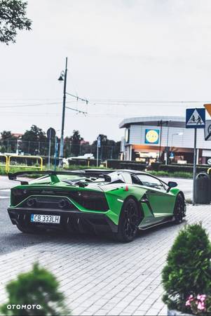 Lamborghini Aventador - 2