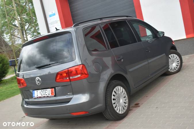 Volkswagen Touran - 33