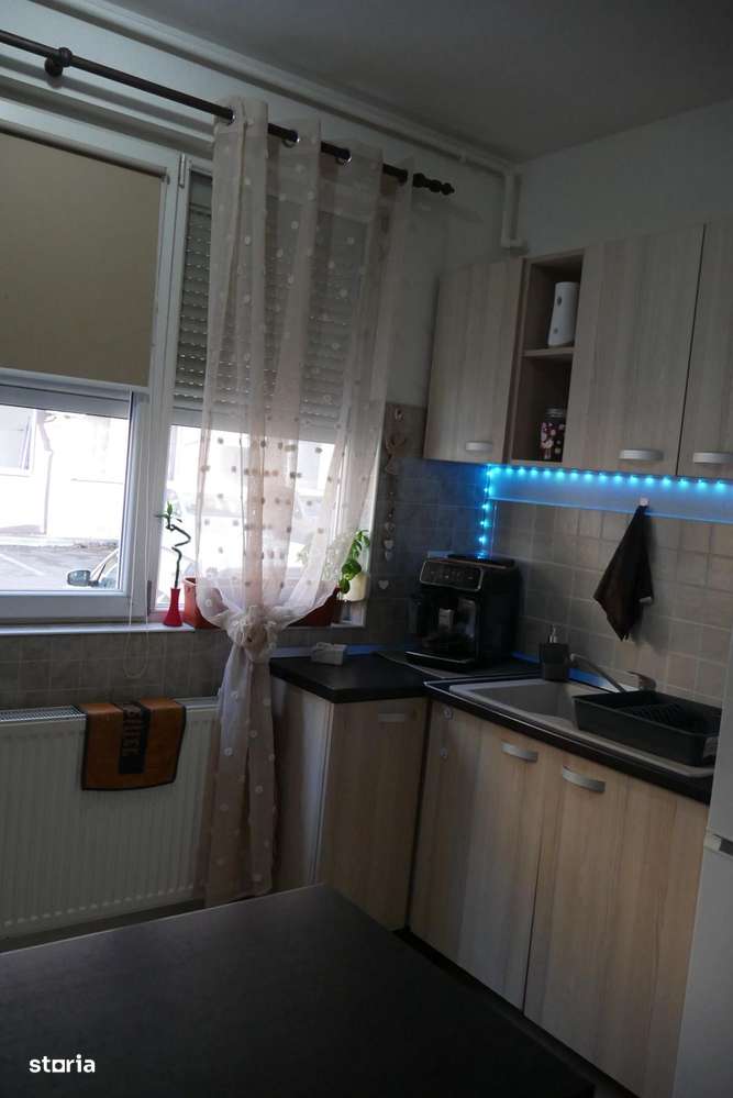 Apartament 3 camere utilat, acces rapid la metrou și stații autobuz - Imagine principală: 5/17