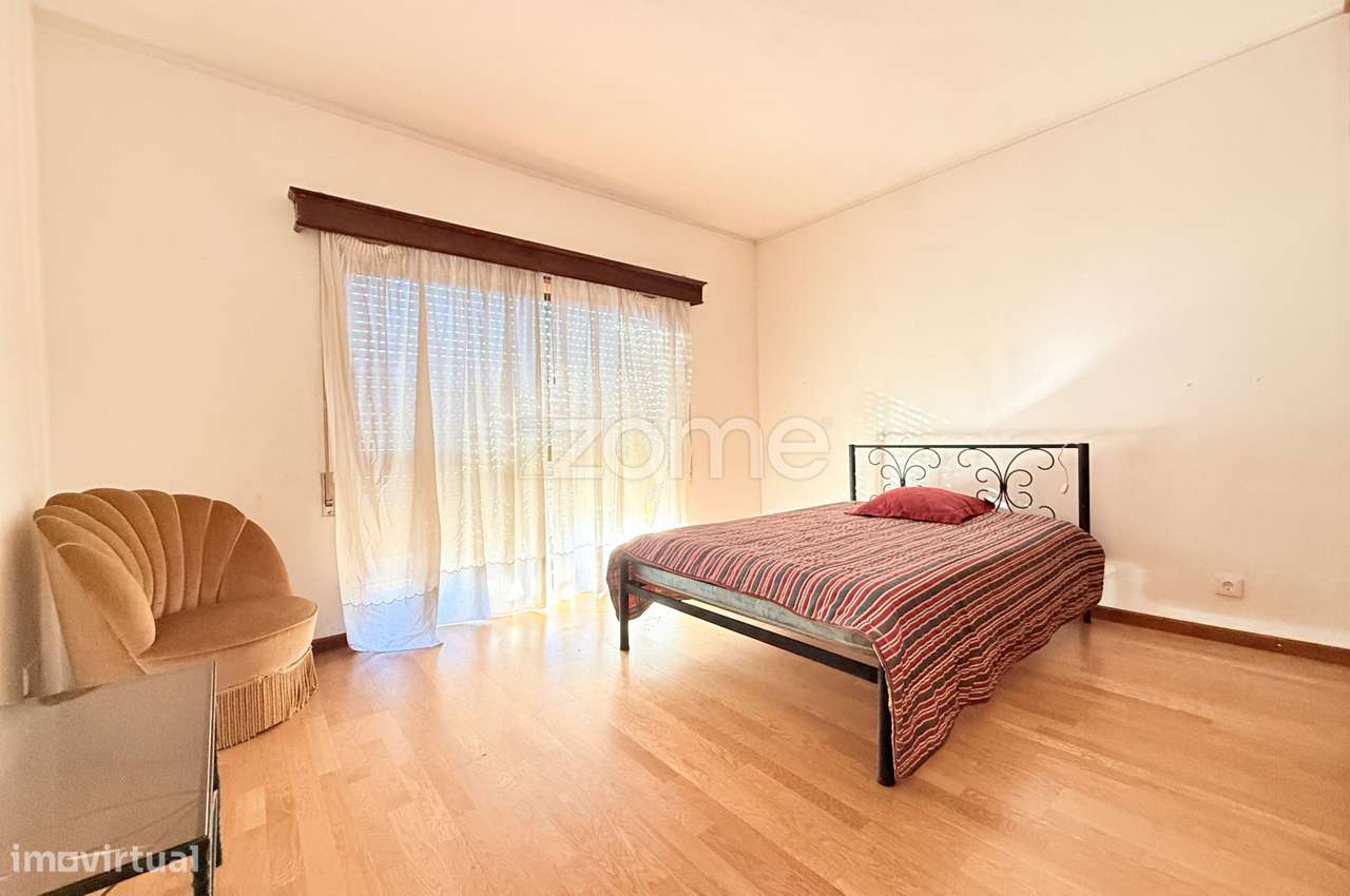 Moradia T4 Individual com 320 m² — Terreno 796 m² - Grande imagem: 4/20