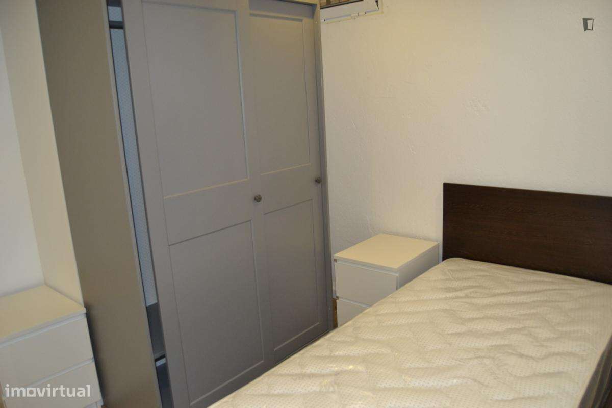 Quarto - localizado em Parque das Nações Lisbon - Grande imagem: 4/10