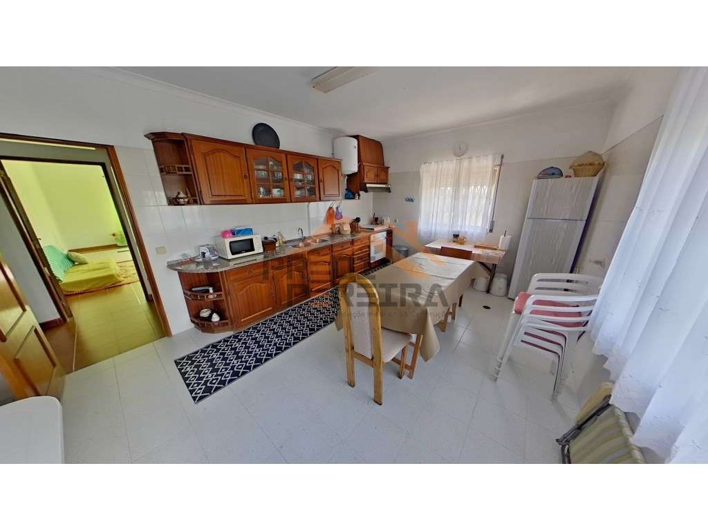 Situada em São João das Lampas, moradia T3 com terreno.-10