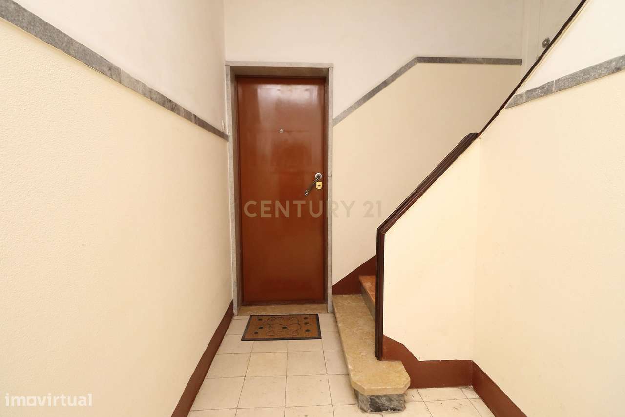 Apartamento T2 com Logradouro – Rua Dr. António Elvas, Feijó-22