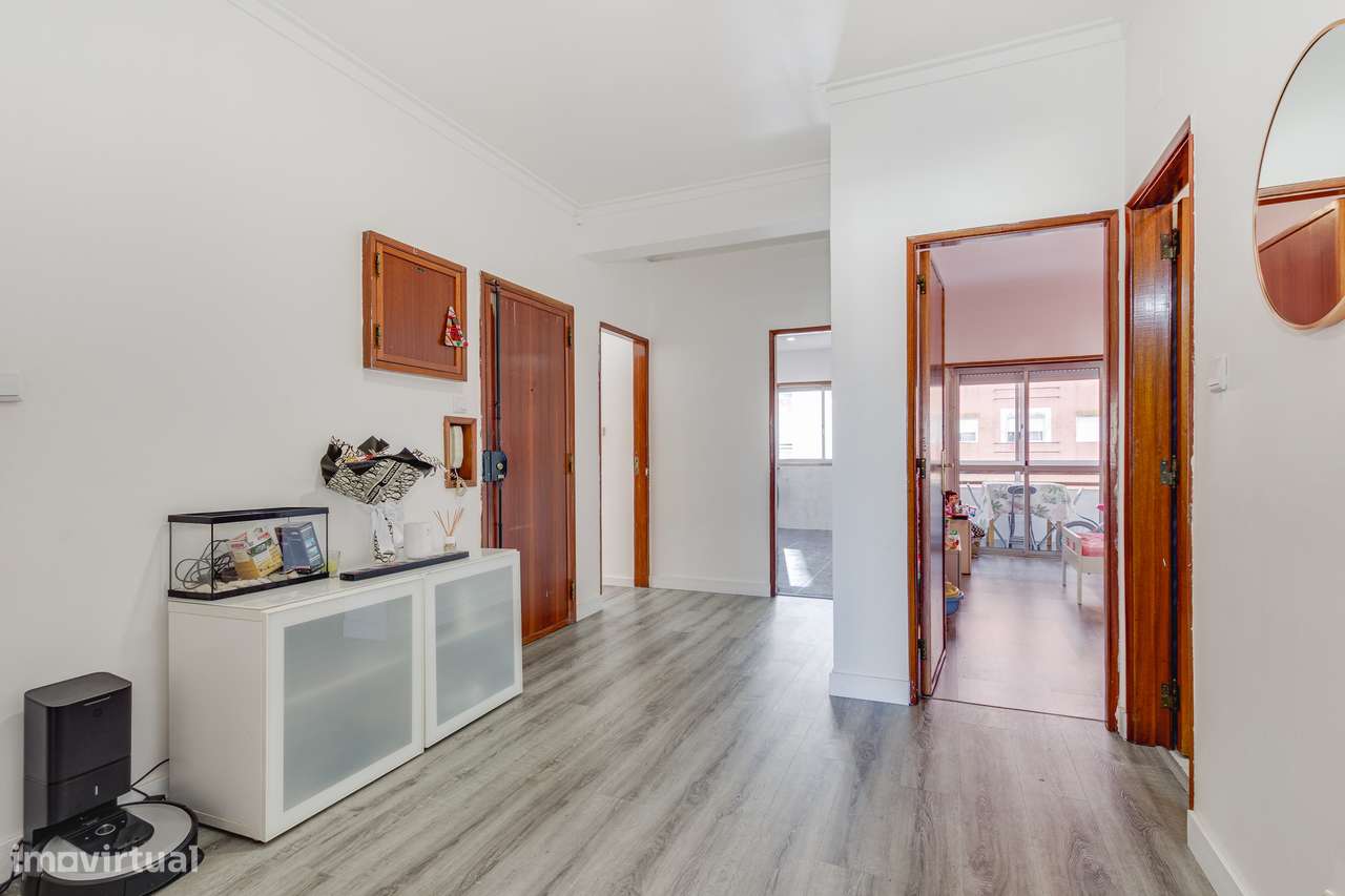 Apartamento T3 com 2 casas de banho em Agualva-12