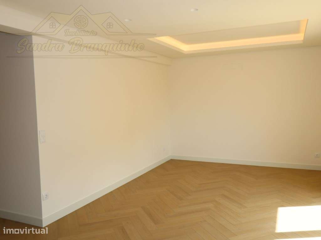 Apartamento RENOVADO(novo) com vista mar-11
