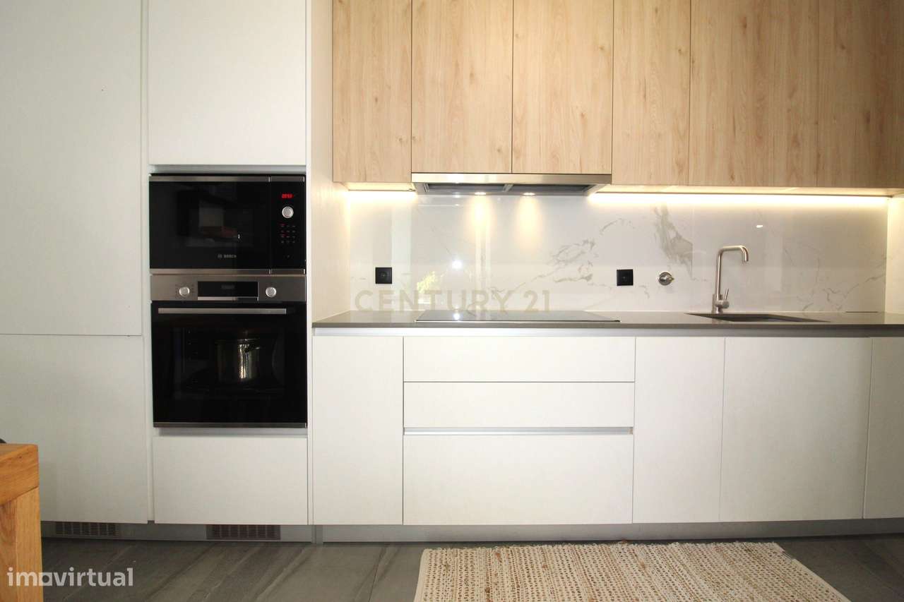 Apartamento T2 Exclusivo com Vista Mar e Localização Privilegiada-8