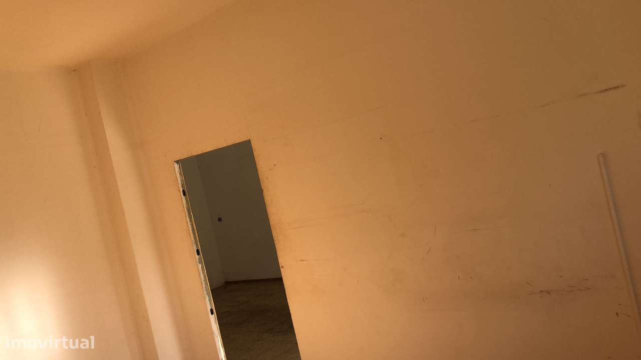 Armazém para Arrendamento – Baixa da Bandeira | Alto da Serra - Grande imagem: 3/5