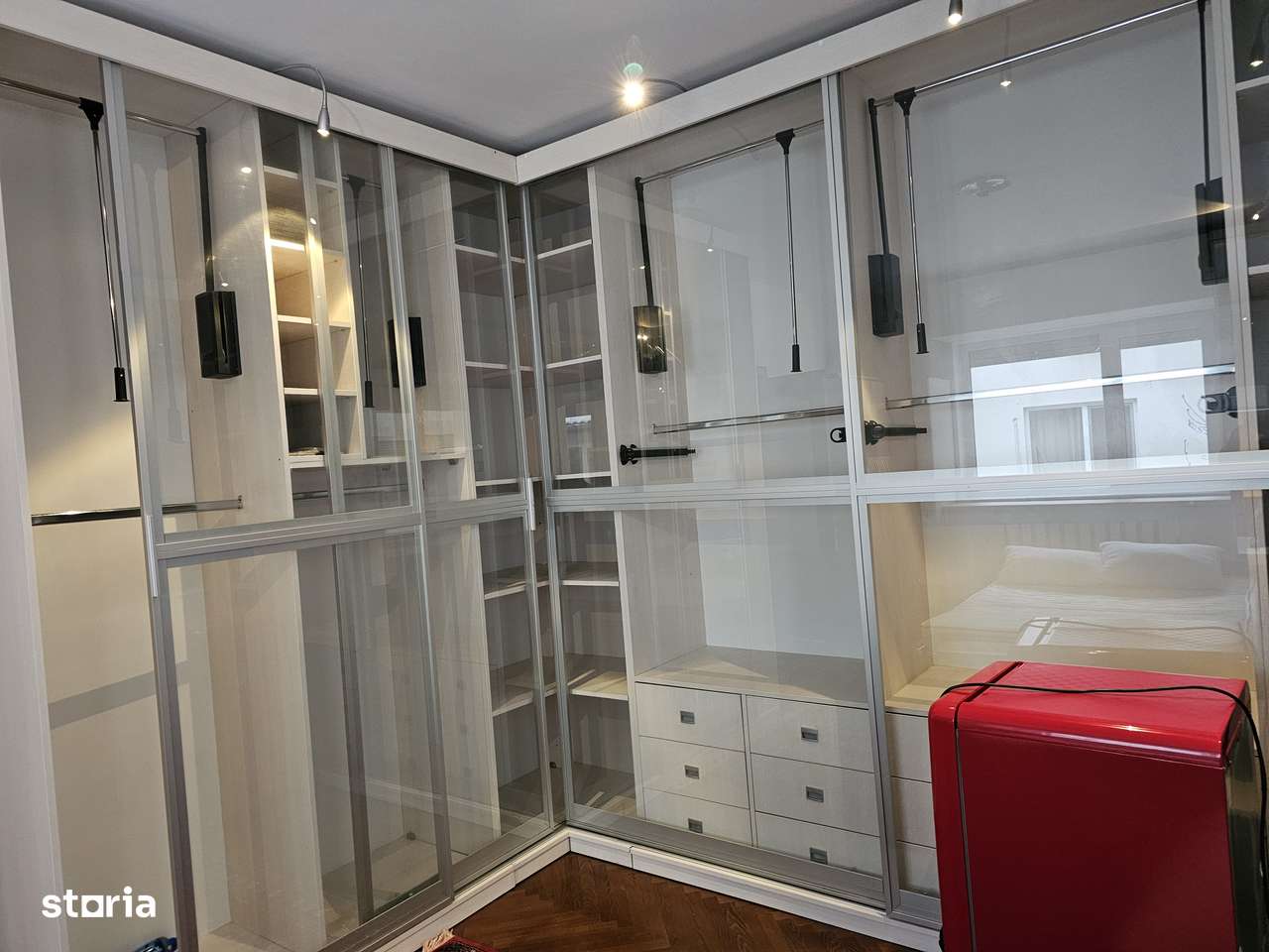 Viluta la 2 min de  Herastrau  Ambasada China in complex de  vile-3