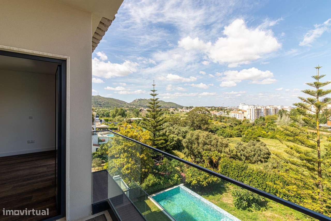 Moradia Exclusiva com Elevador, Piscina e Vista Serra - Grande imagem: 5/44