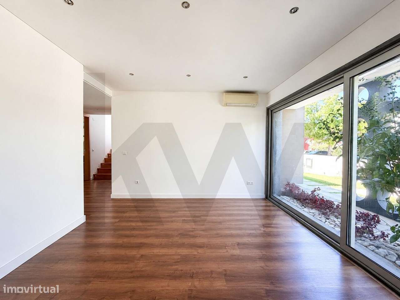 Moradia Isolada de Luxo, T5 com Piscina para a venda em Santo António-10