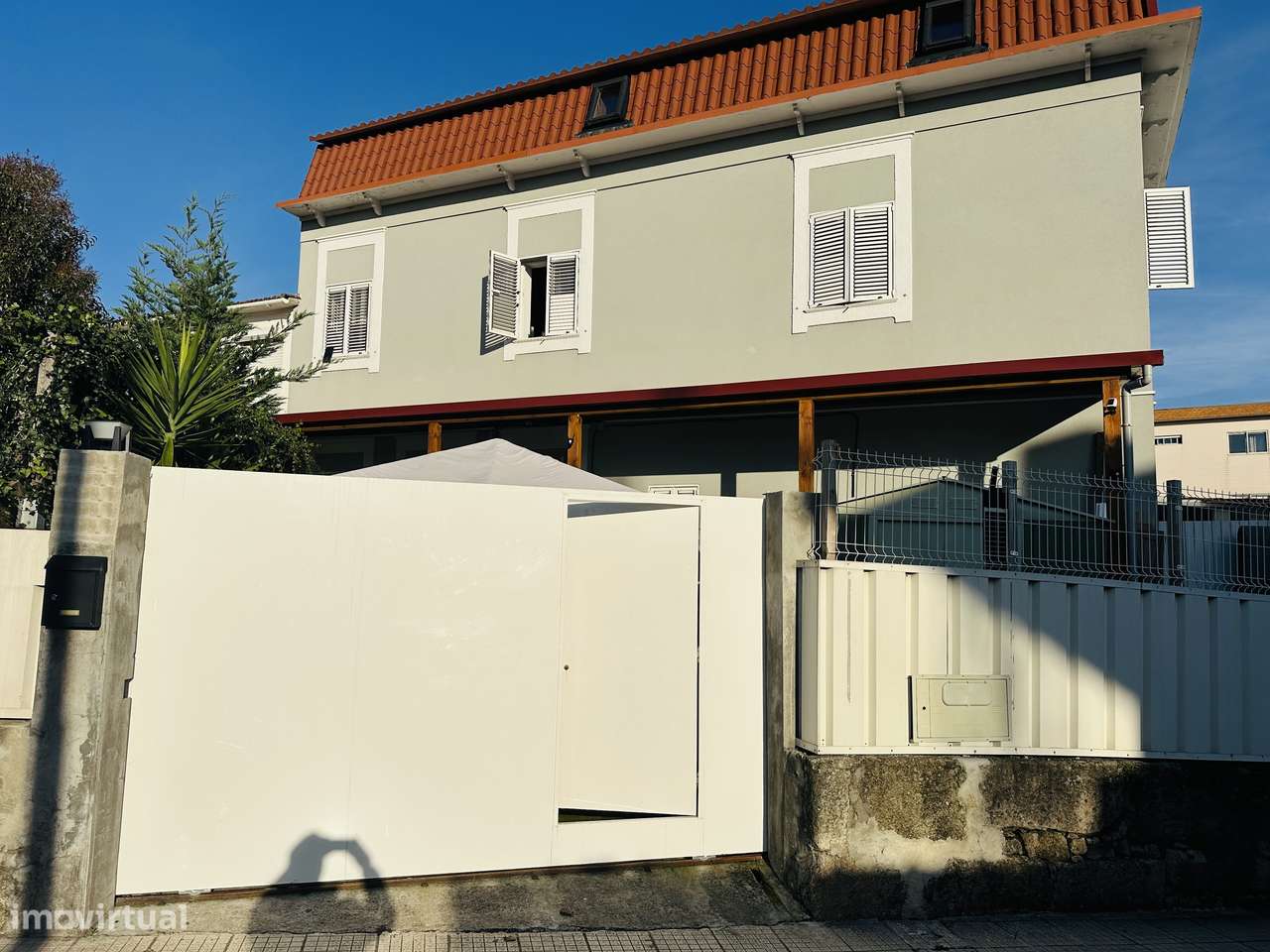 Moradia T3+T2 para habitação própria ou investimento-35