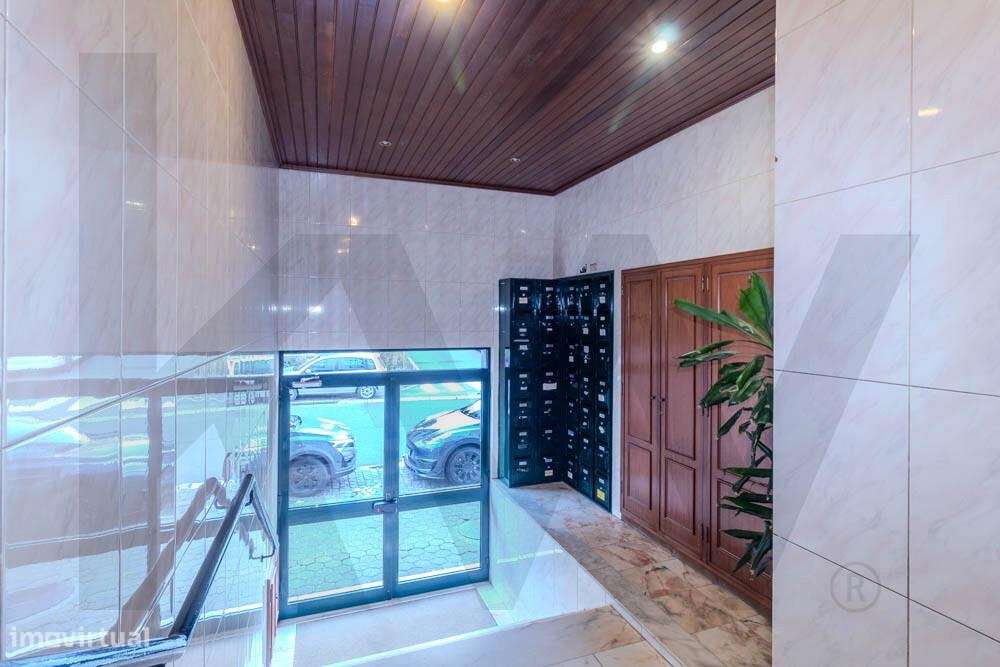 Apartamento T1+1 com elevador e Garagem em vilar do Paraíso - Grande imagem: 2/29