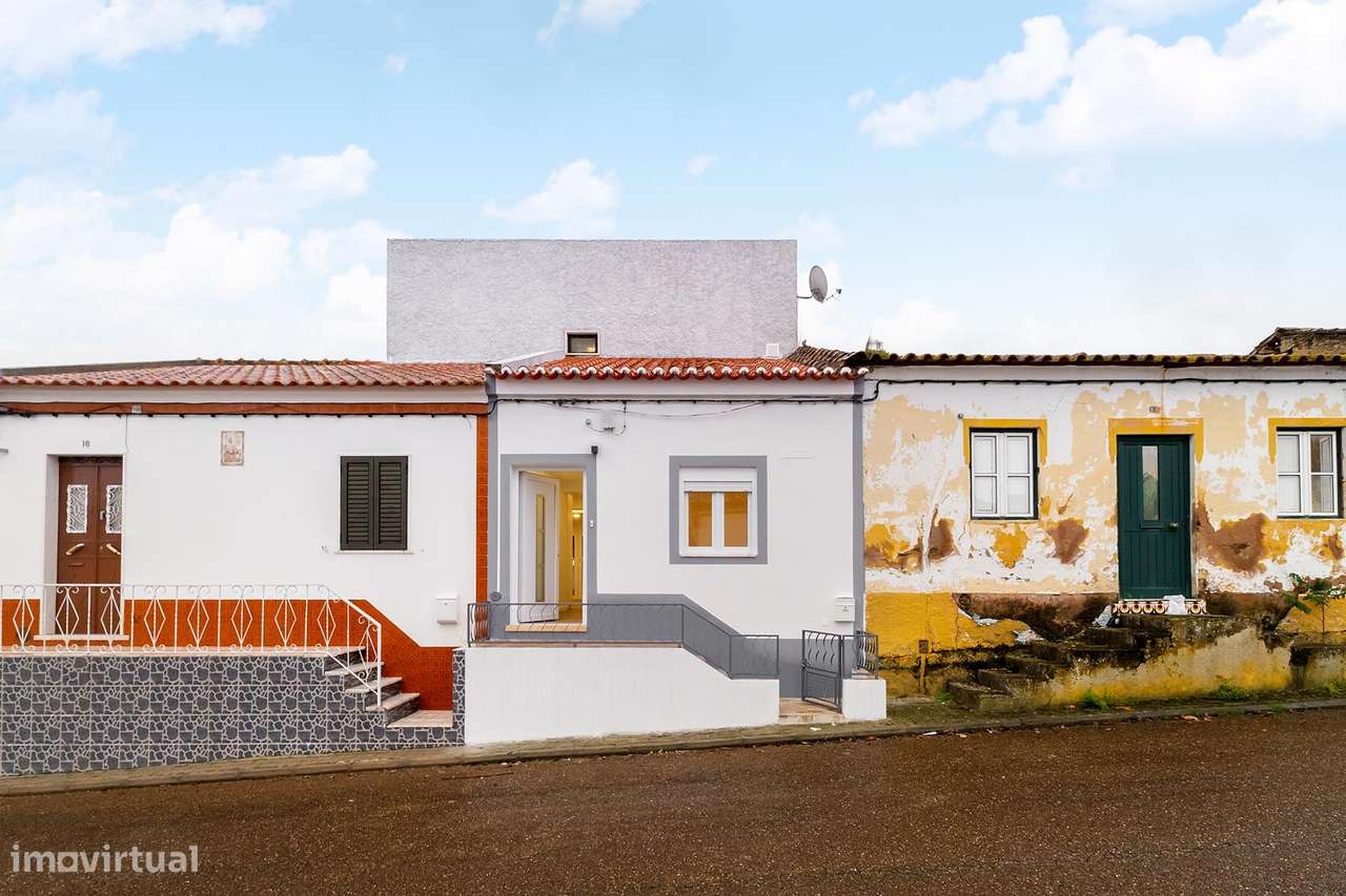 Encantadora Moradia Remodelada  em Santo Aleixo / Monforte - Grande imagem: 2/33