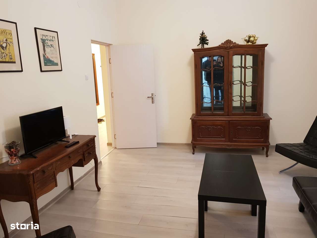 Pasajul Victoriei-strada cu umbrele,zona turistica,ultracentral,airbnb-12