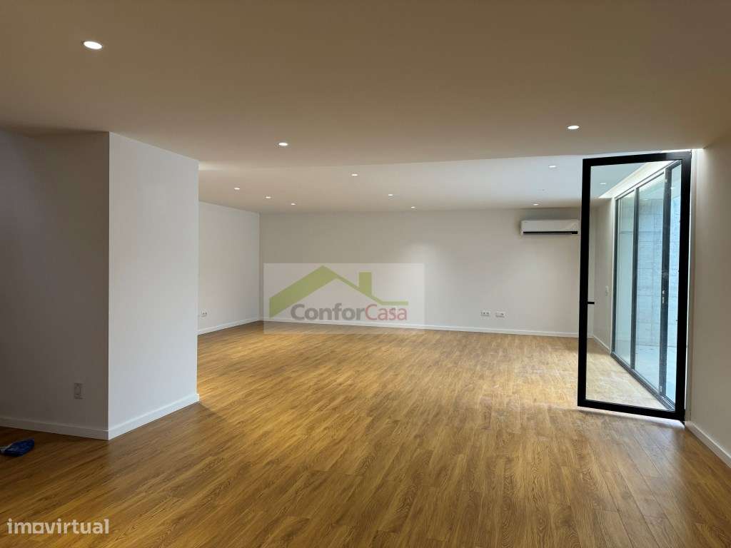 Moradias Luxuosas Novas T3 em Palmeira - Braga, com Jardim e Suítes-5