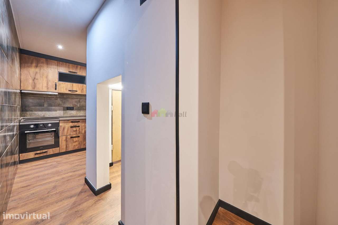 Apartamento T2 remodelado em Lisboa-11